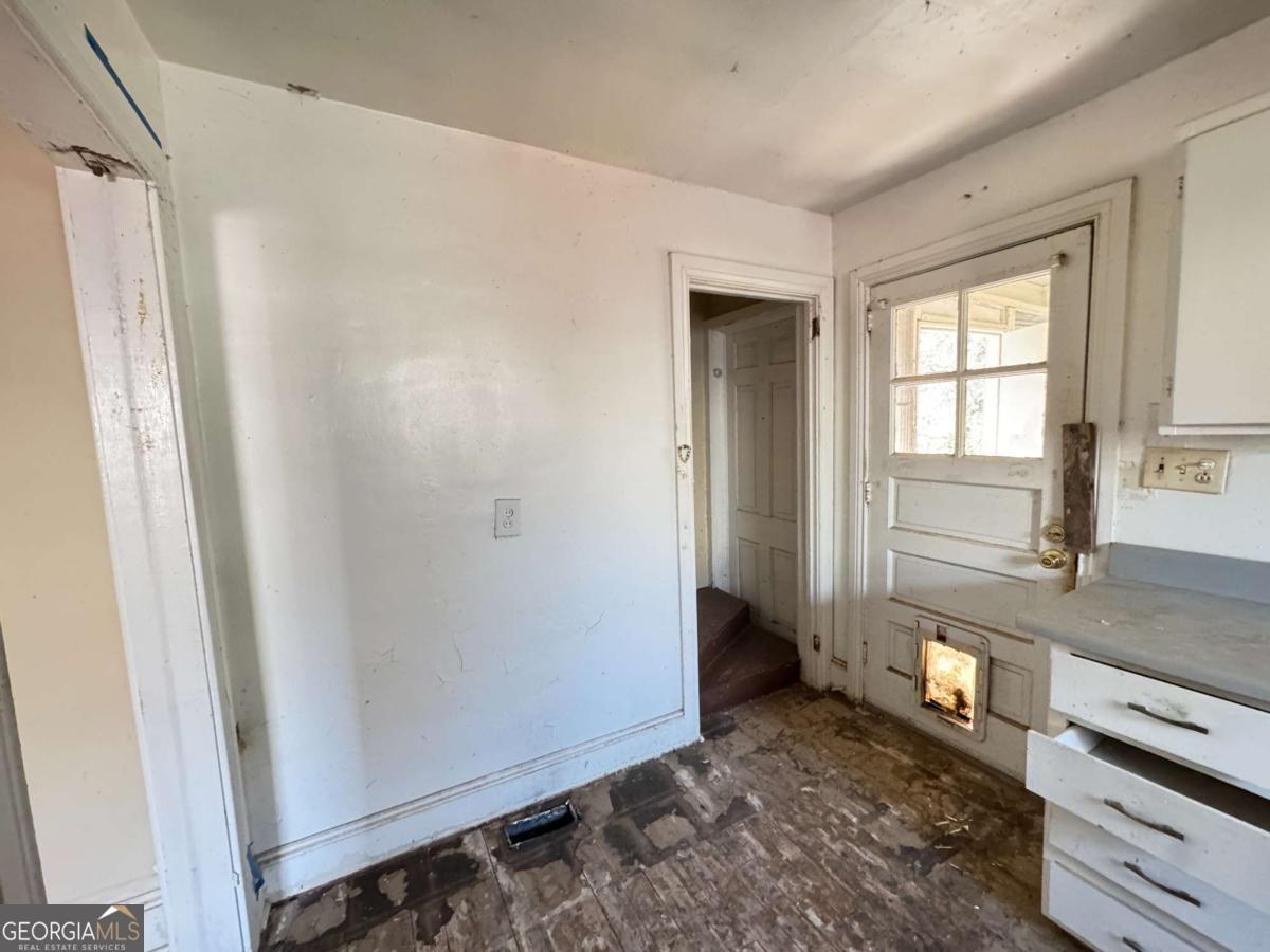 2169 Delowe Drive Property Photo 11