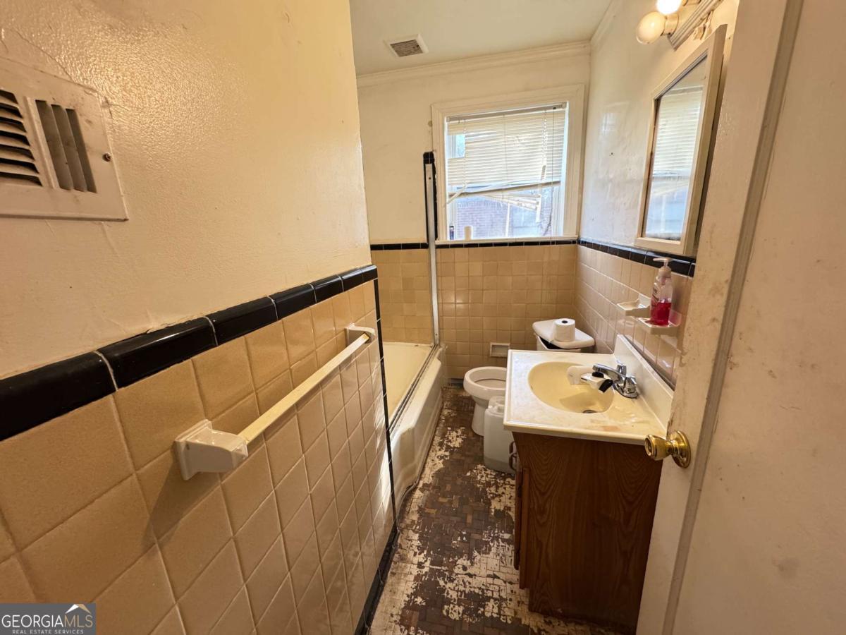 2169 Delowe Drive Property Photo 17