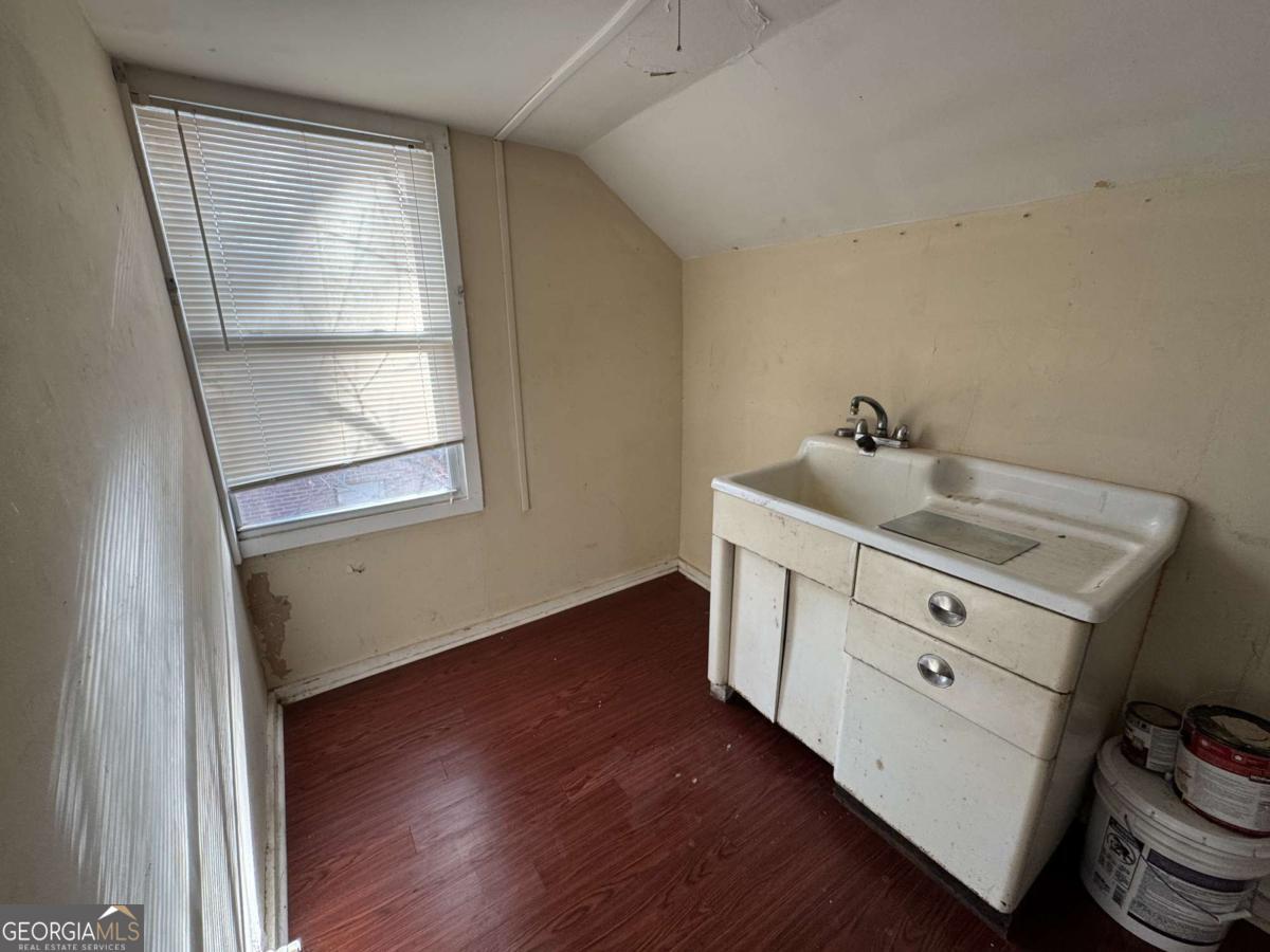 2169 Delowe Drive Property Photo 26