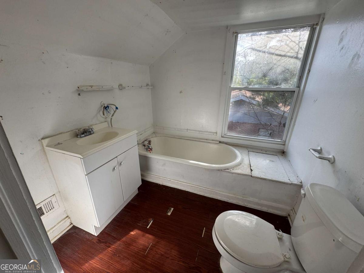 2169 Delowe Drive Property Photo 28