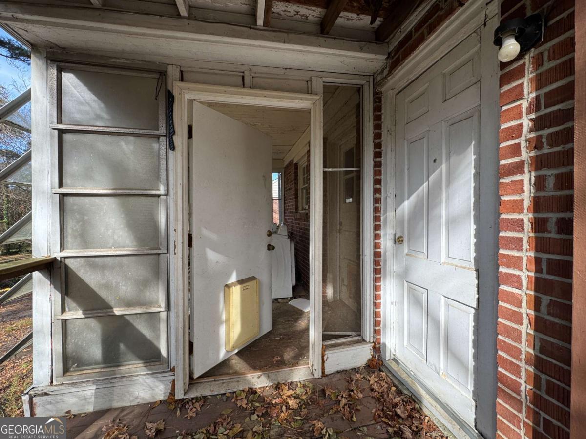 2169 Delowe Drive Property Photo 32