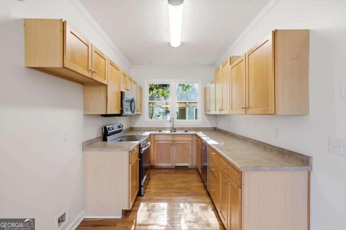329 Ridge Avenue Property Photo 10