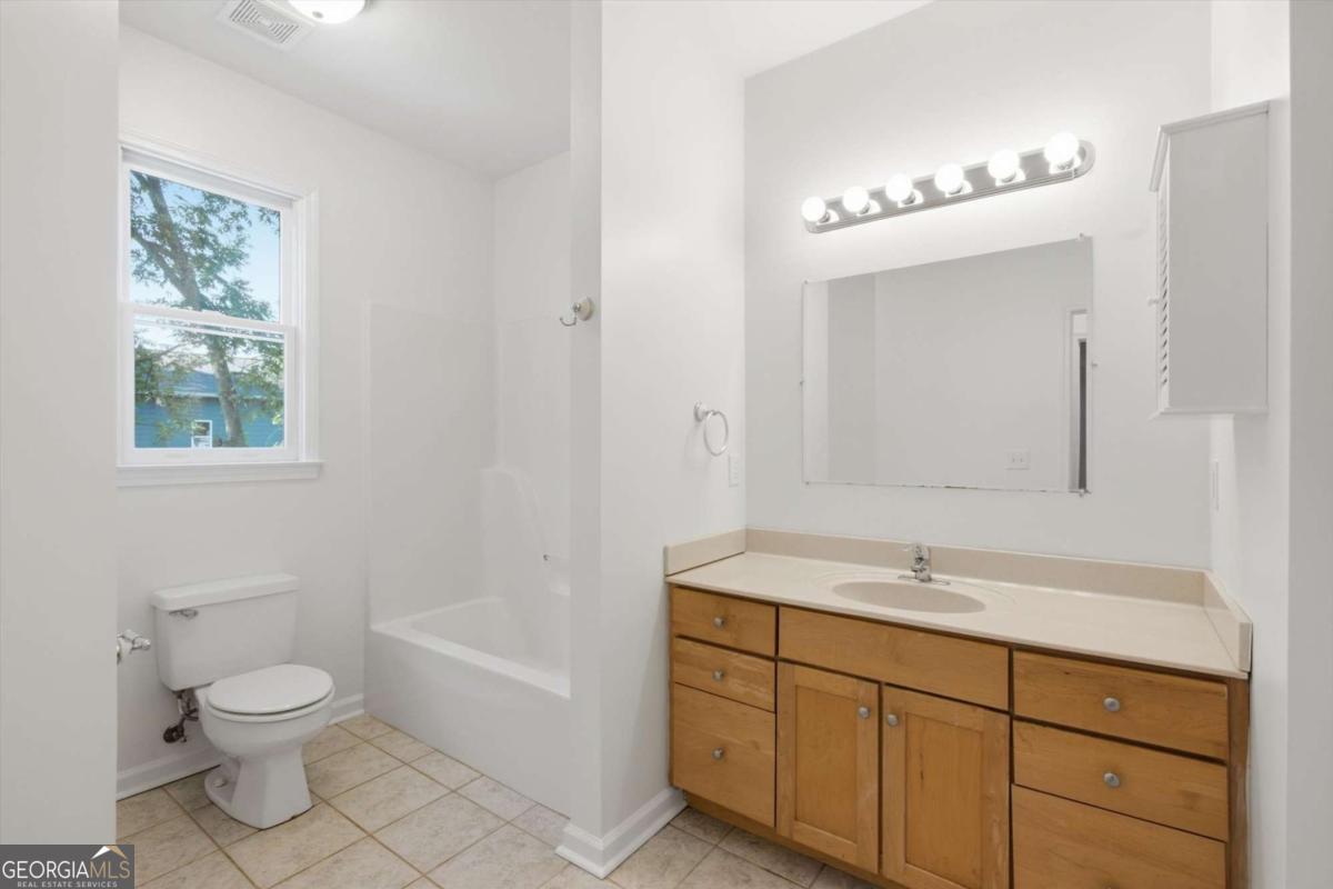 329 Ridge Avenue Property Photo 15