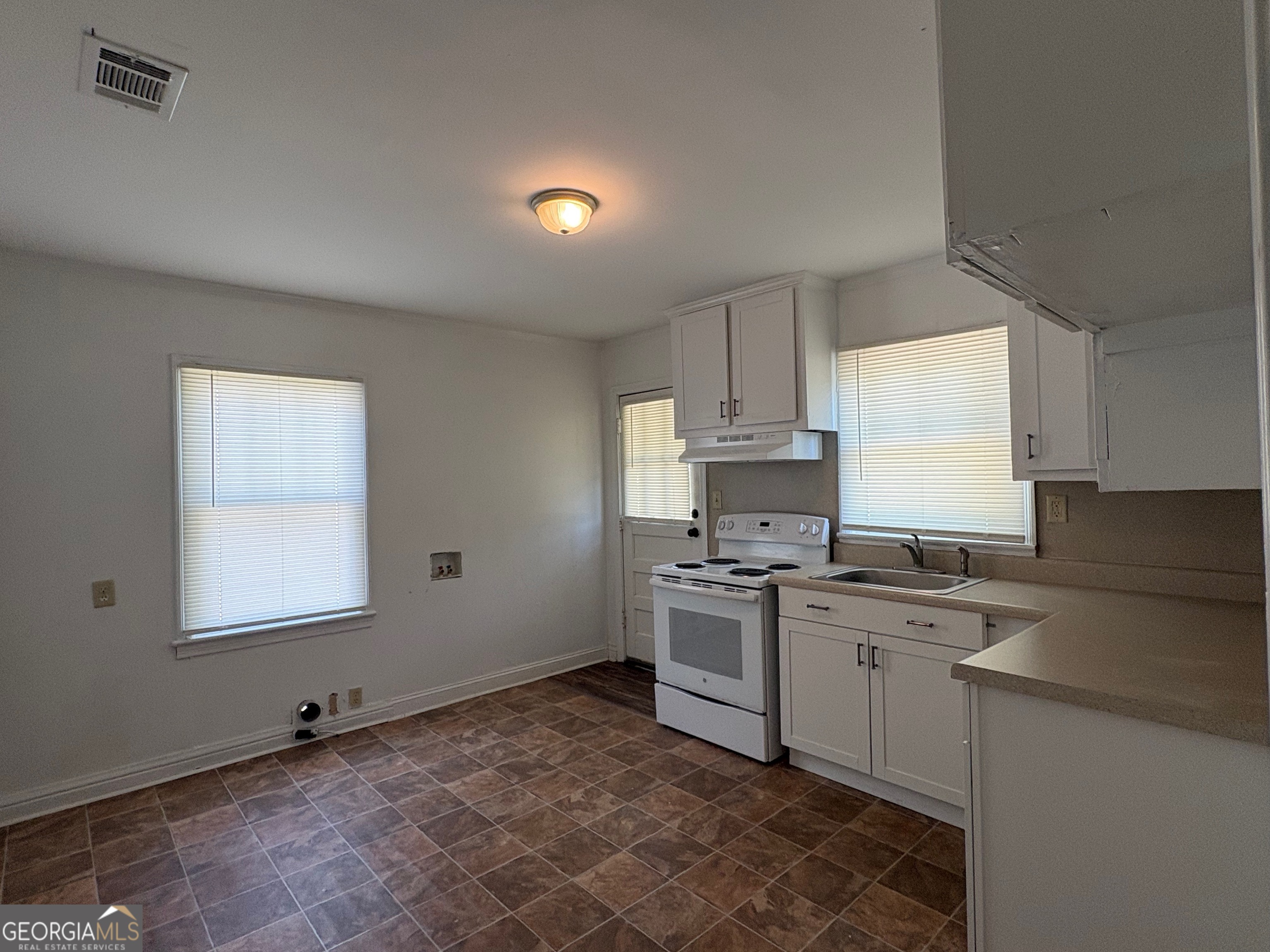 13 Cone Crescent Property Photo 3