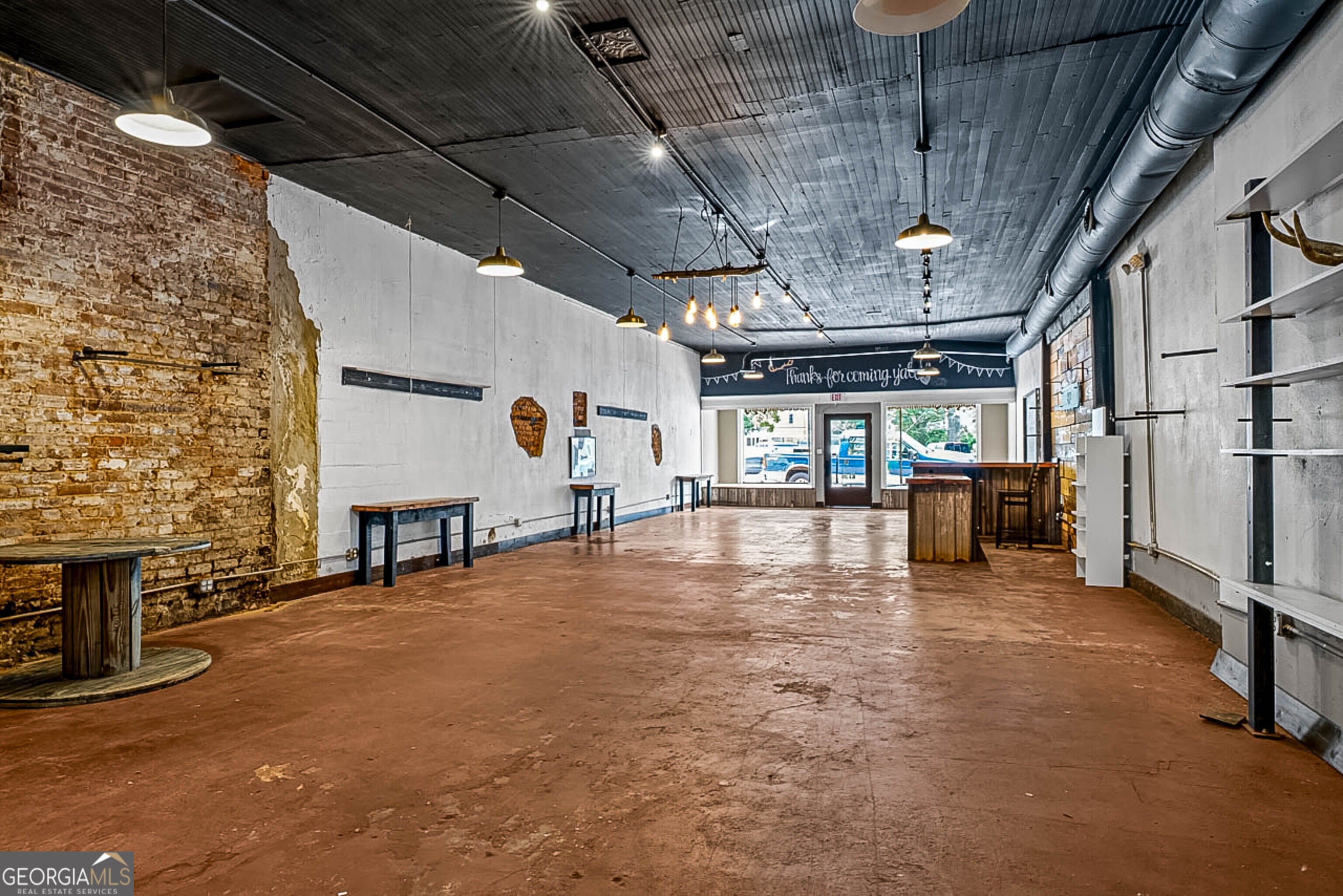 8 E Main Street N Property Photo 14