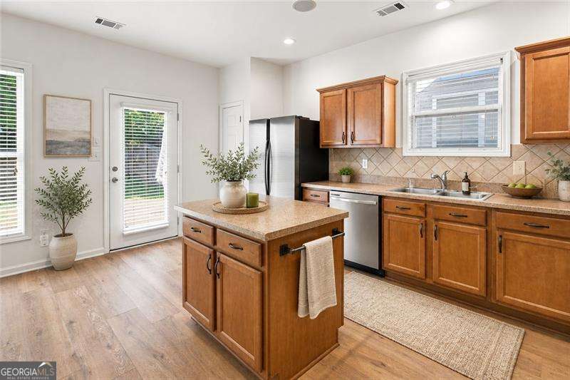 3342 Briaroak Drive Property Photo 3