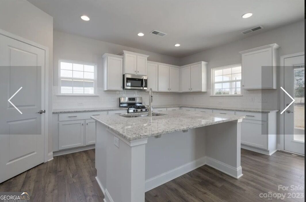 203 Blackberry Court Property Photo 8