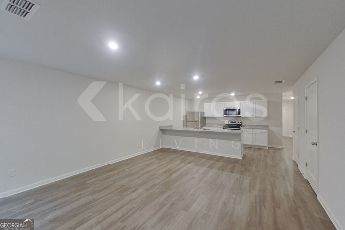 373 Ironwood Court Property Photo 4