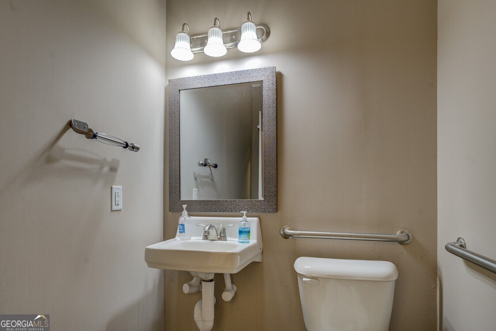 1806 Over Lake Drive Property Photo 21