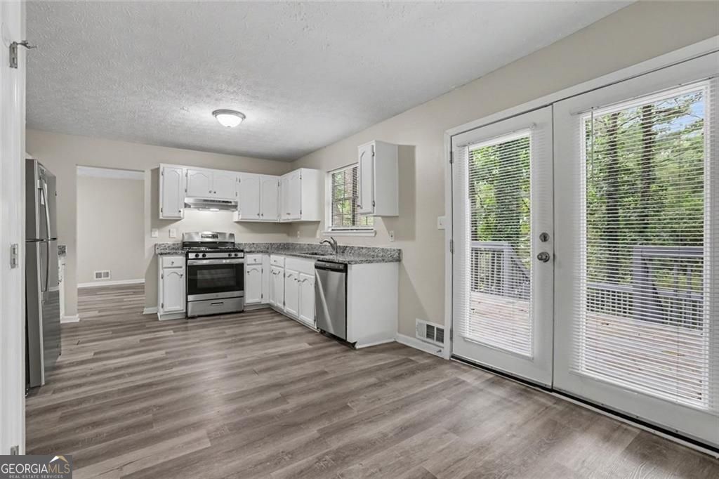 5322 Walker Road Property Photo 6