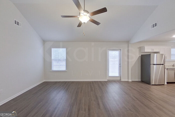 114 Western Red Cedar Drive Property Photo 2