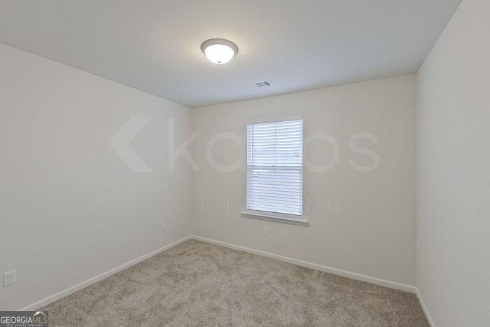 114 Western Red Cedar Drive Property Photo 18