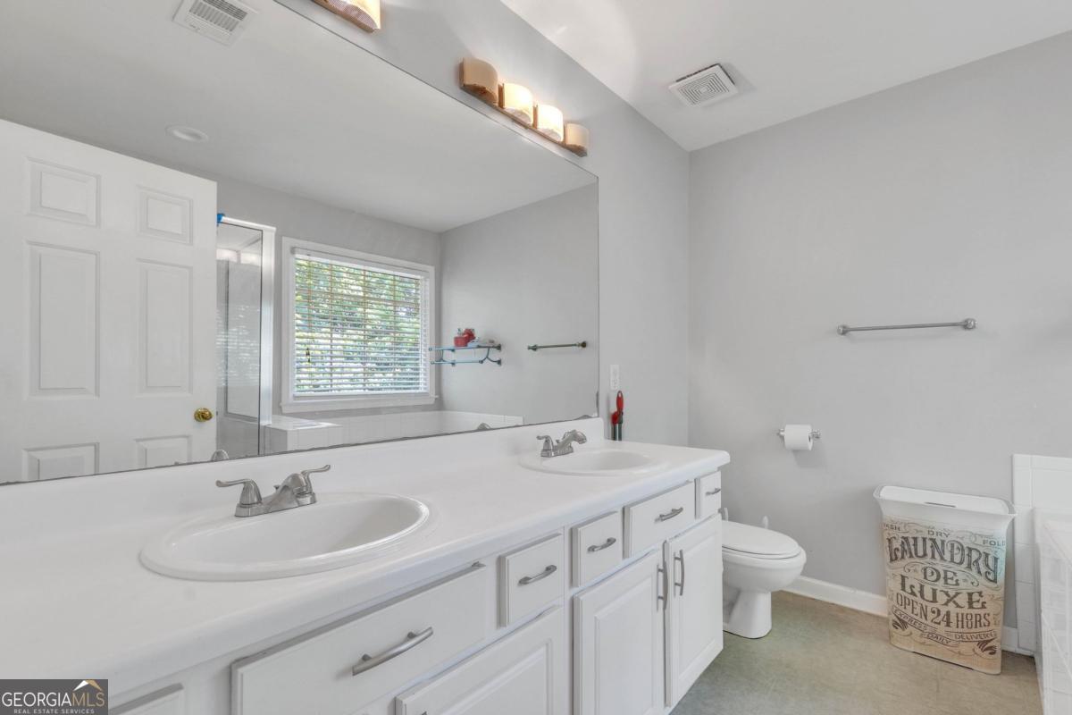 2828 Langford Commons Drive Property Photo 17