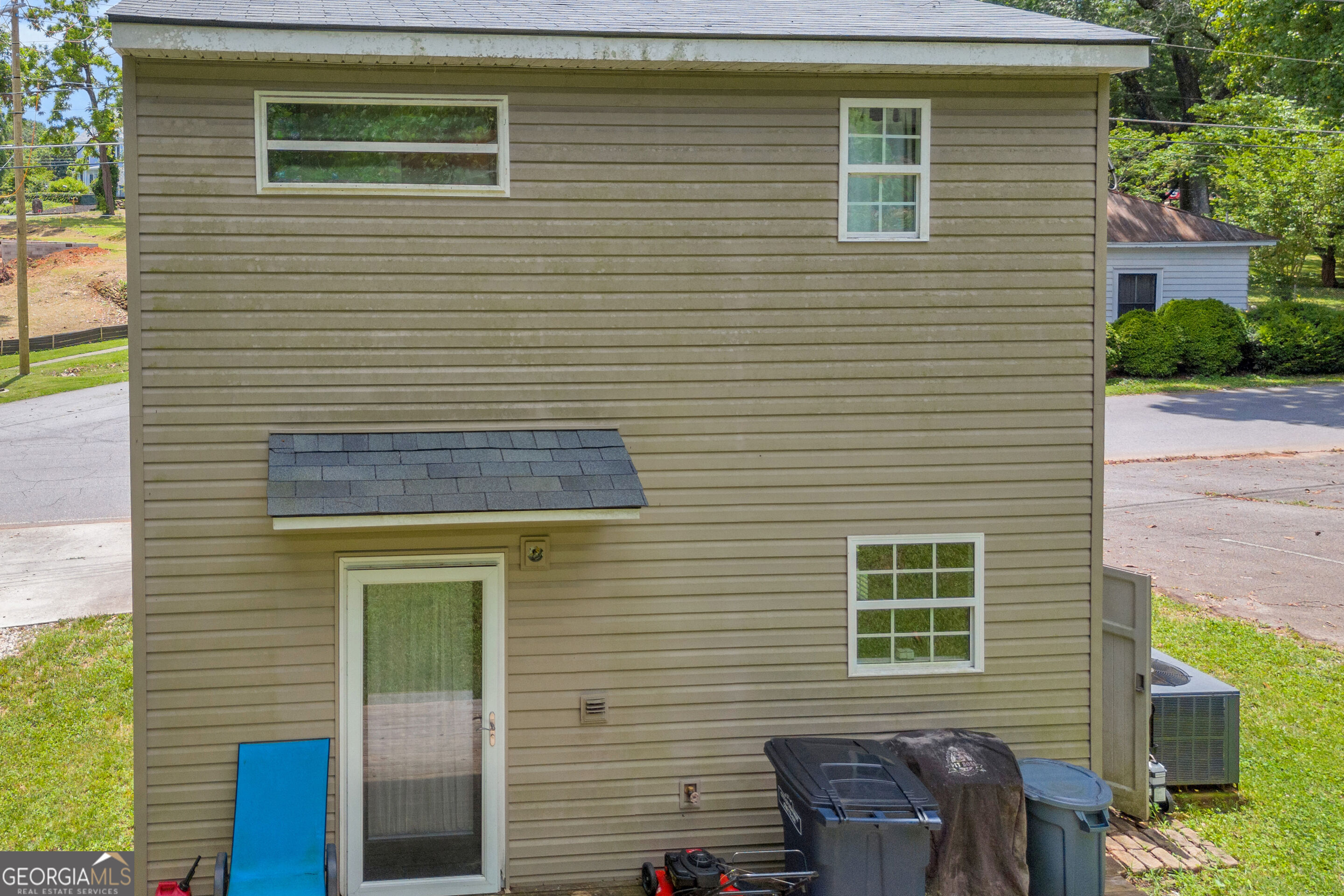 118 Holley Street Property Photo 5
