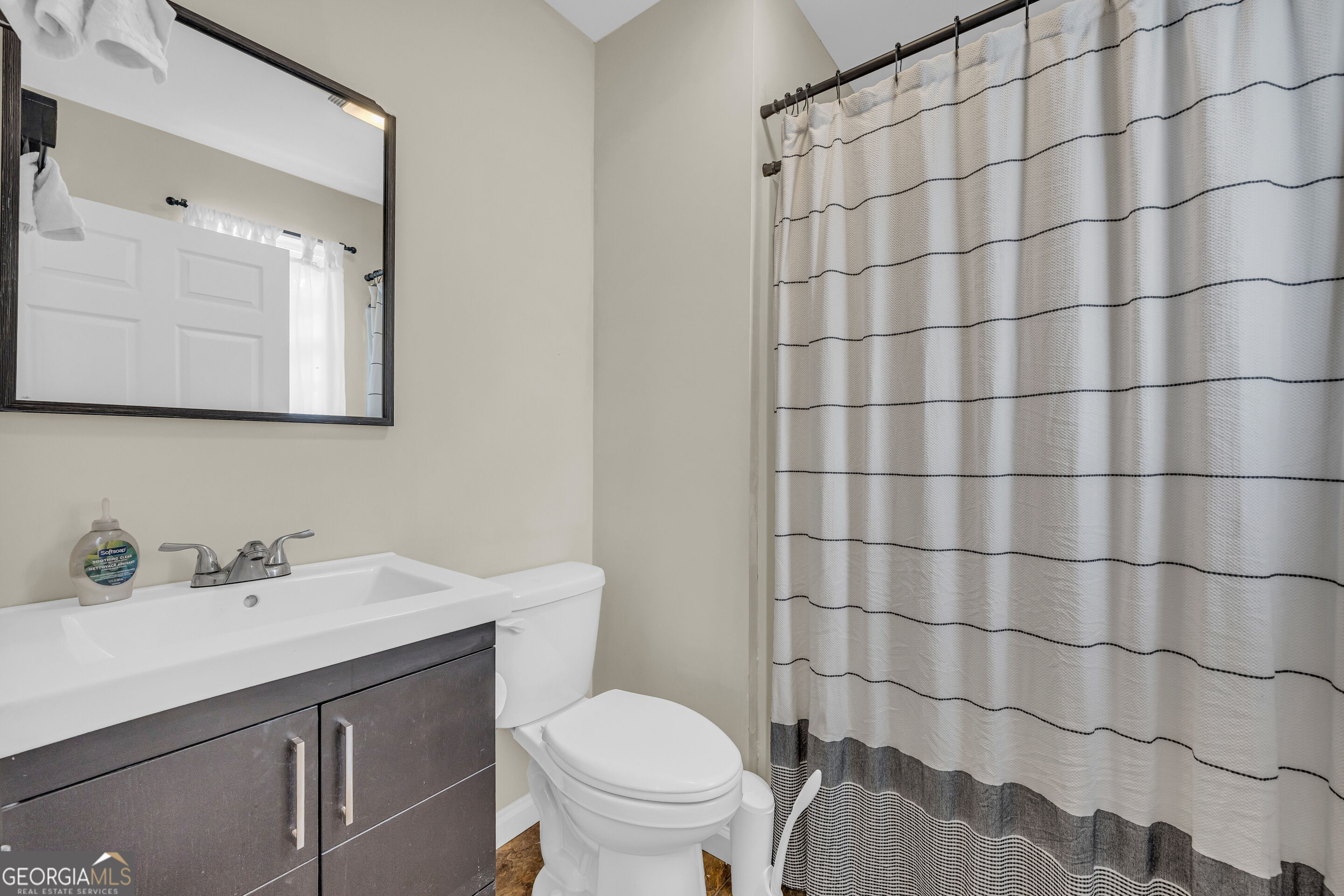 118 Holley Street Property Photo 24