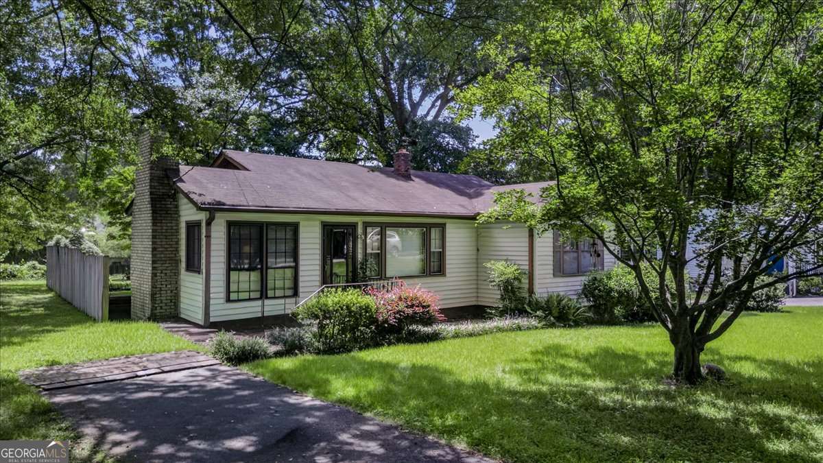 242 Oak Ridge Drive Se Property Photo 1