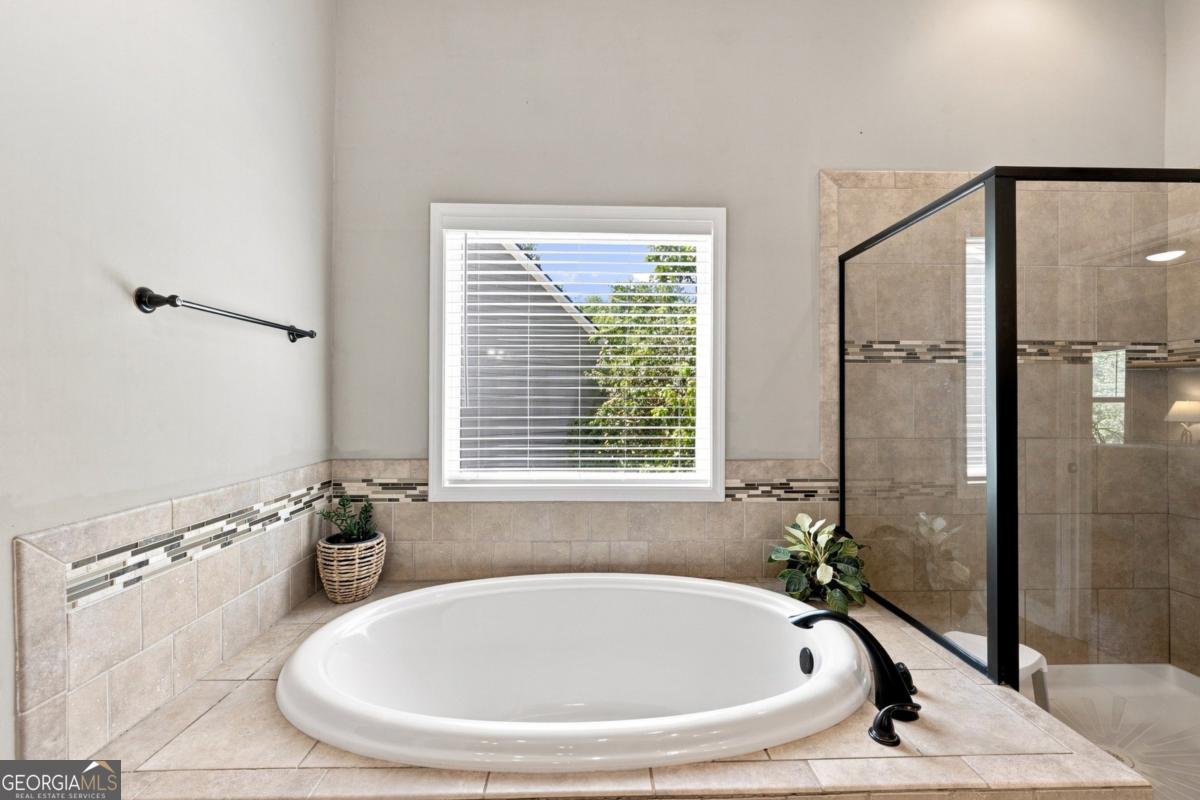 6240 Brookshire Court Property Photo 33