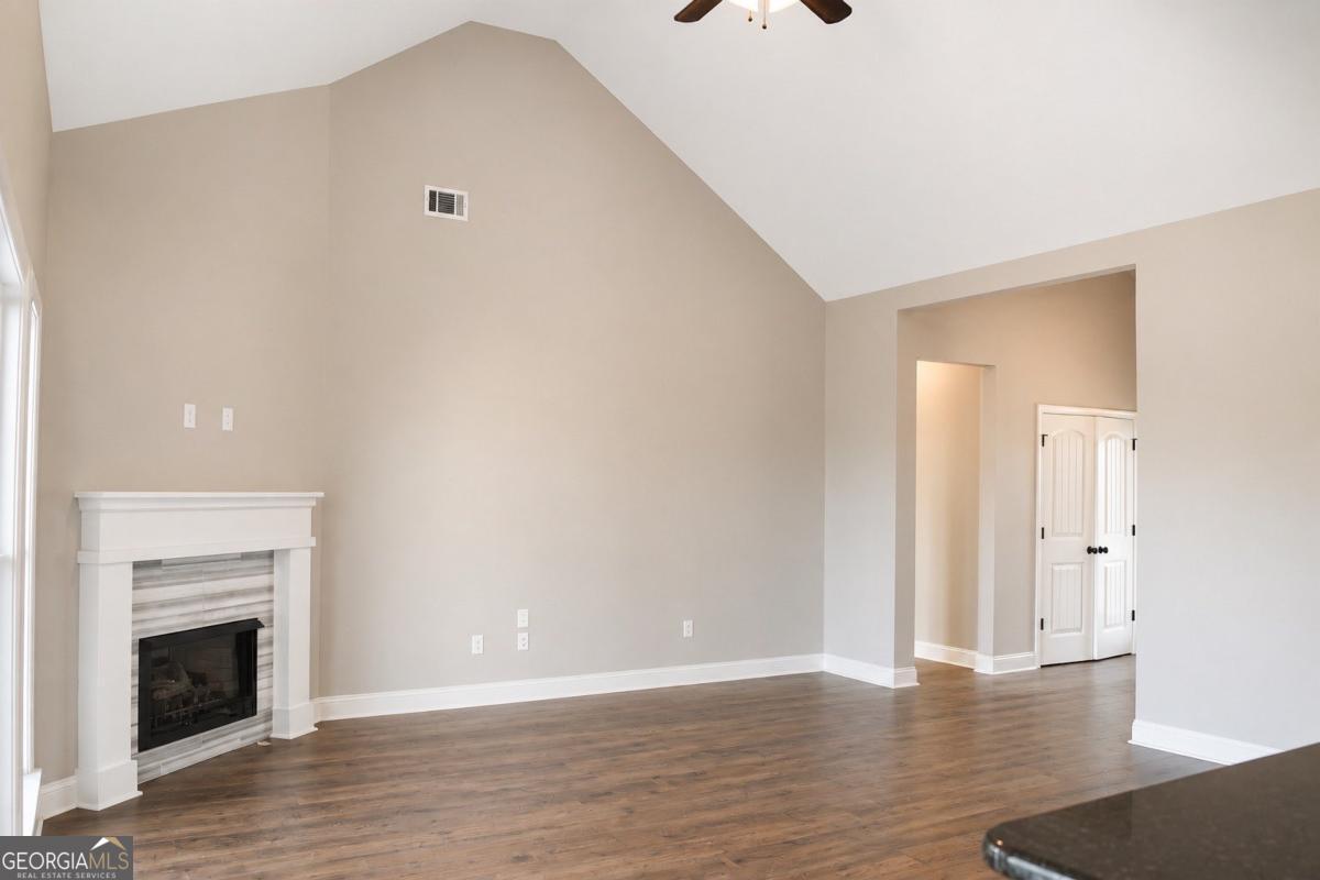 5212 Canady Court Property Photo 6