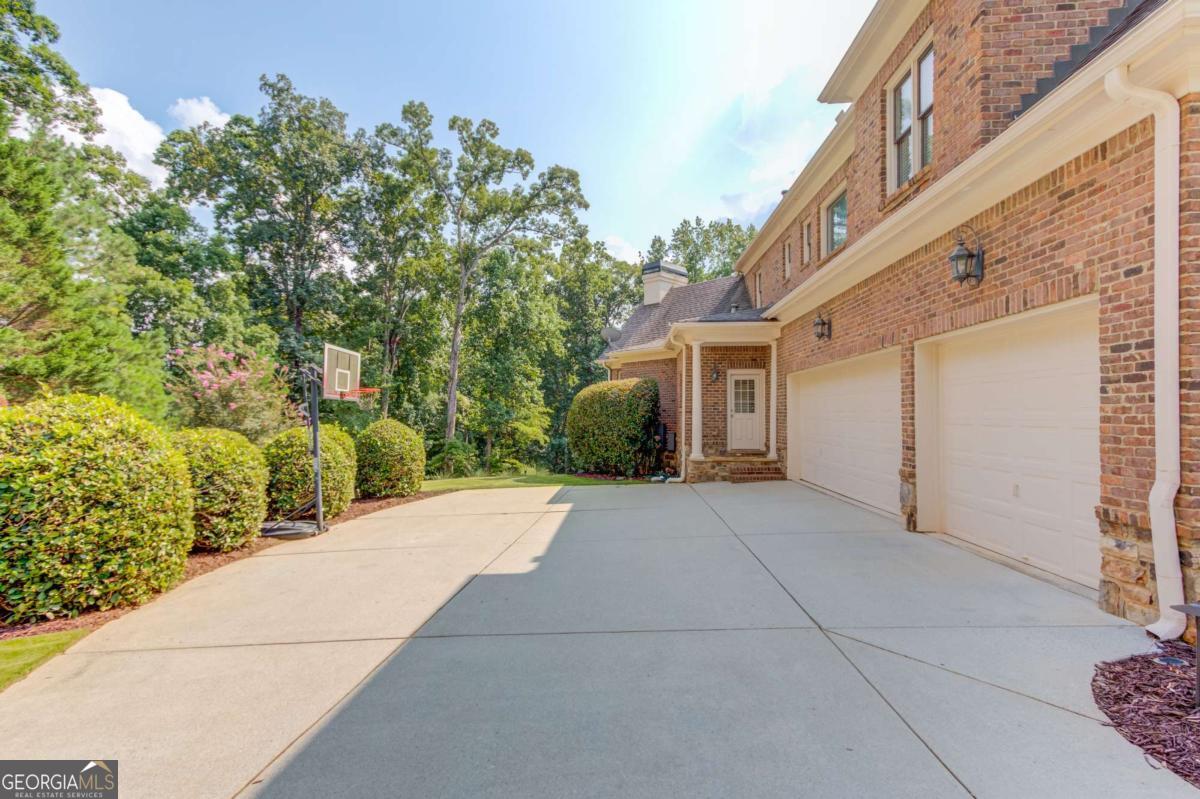5318 Binghurst Court Property Photo 6