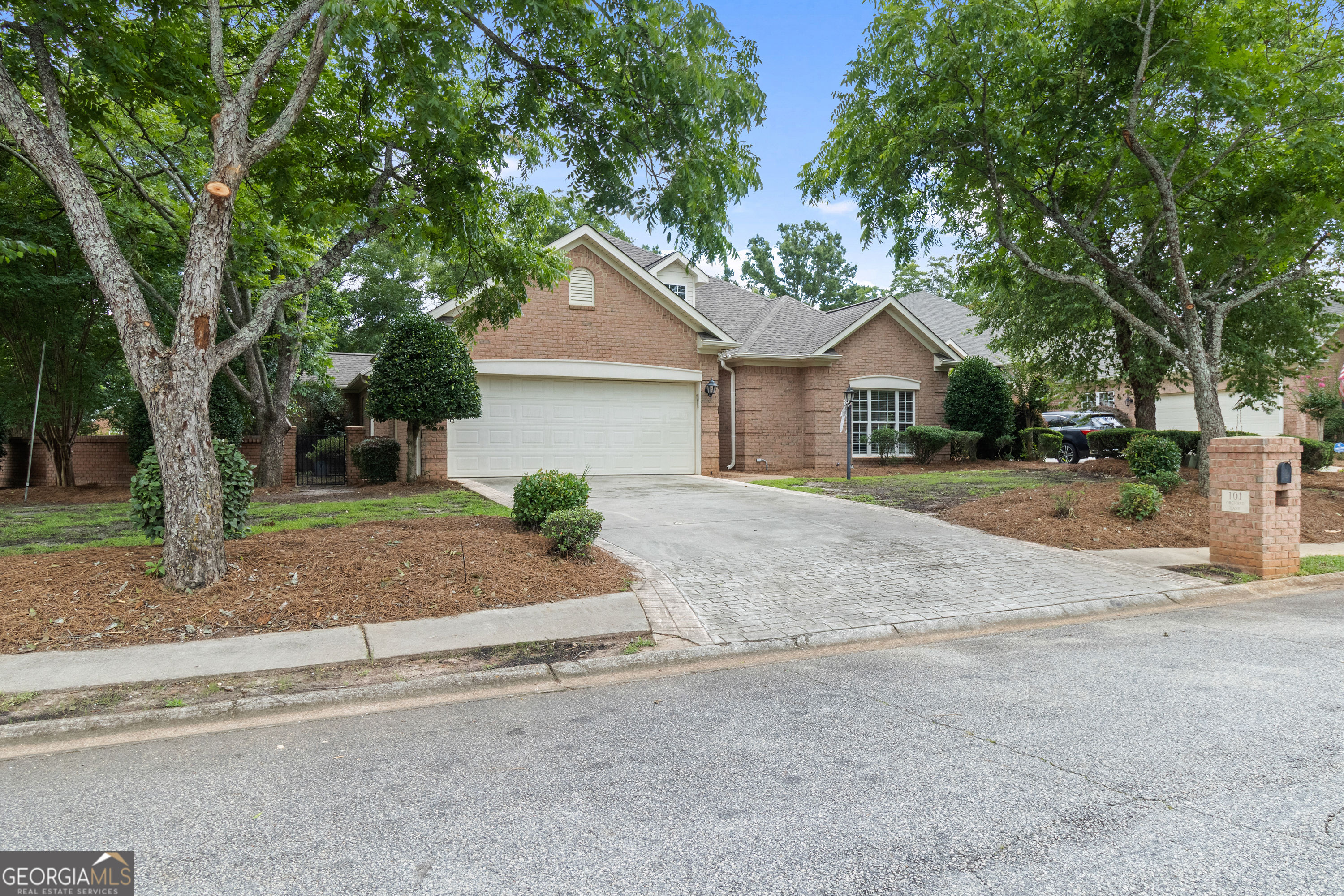 101 Orchard Lane Property Photo 3