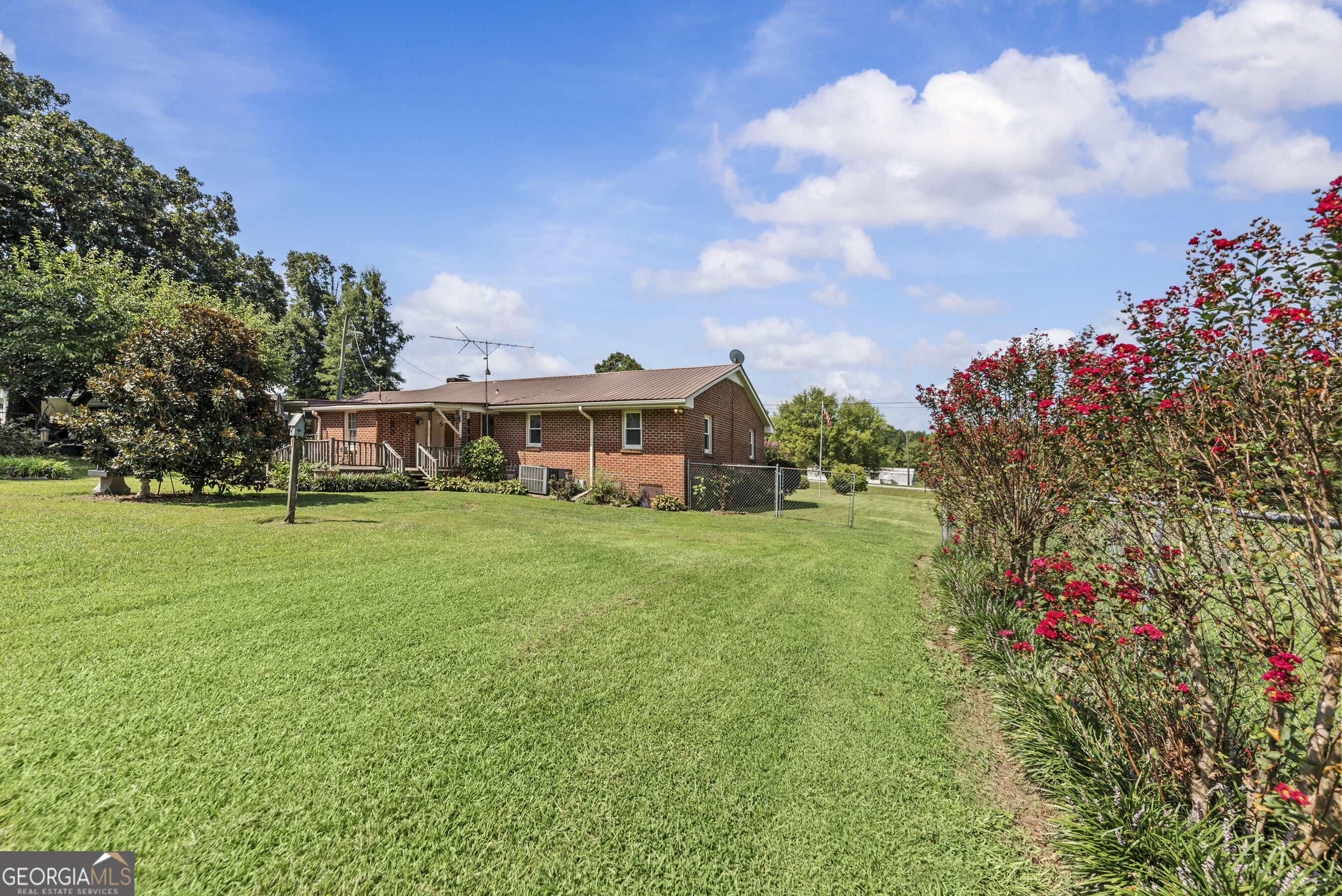 2342 Washington Highway Property Photo 11