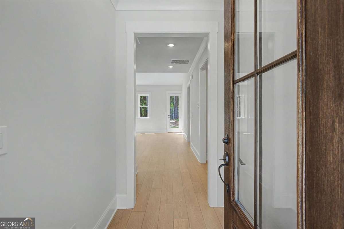 90 Doris Path Property Photo 3