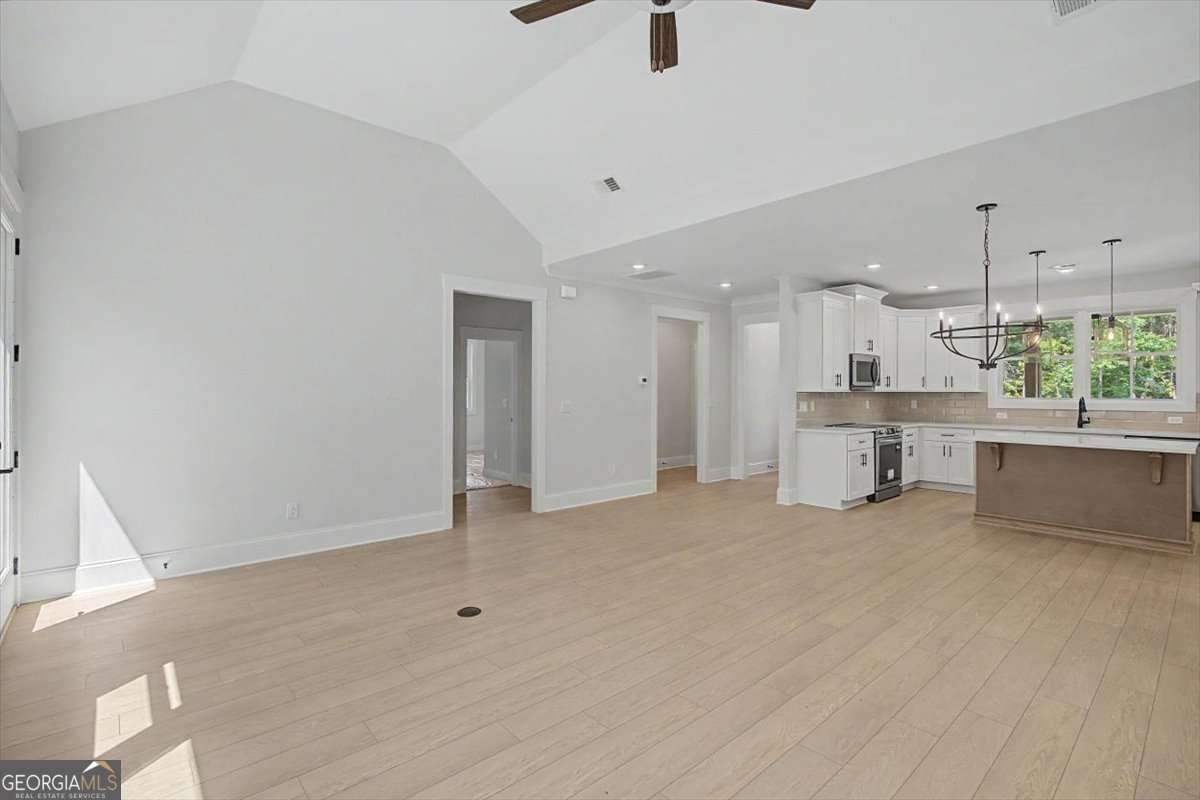 90 Doris Path Property Photo 10