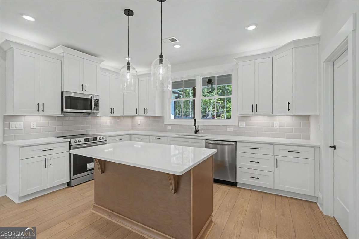 90 Doris Path Property Photo 14