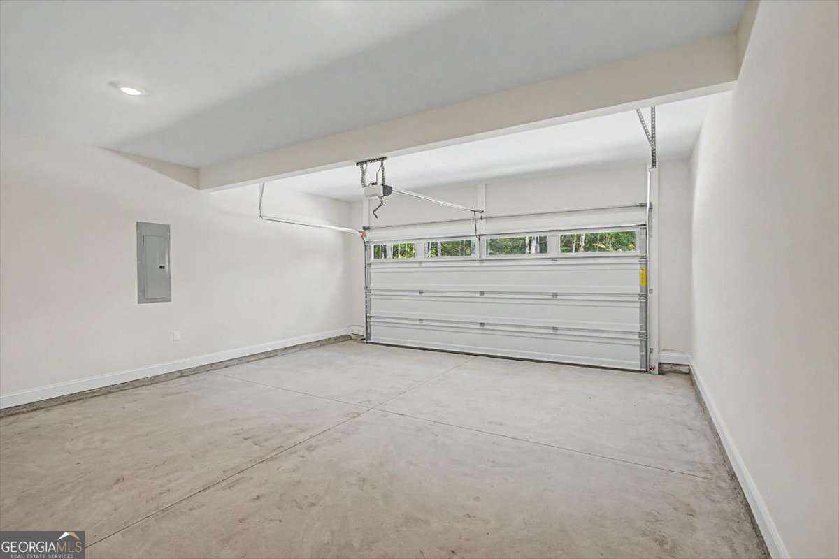 90 Doris Path Property Photo 32