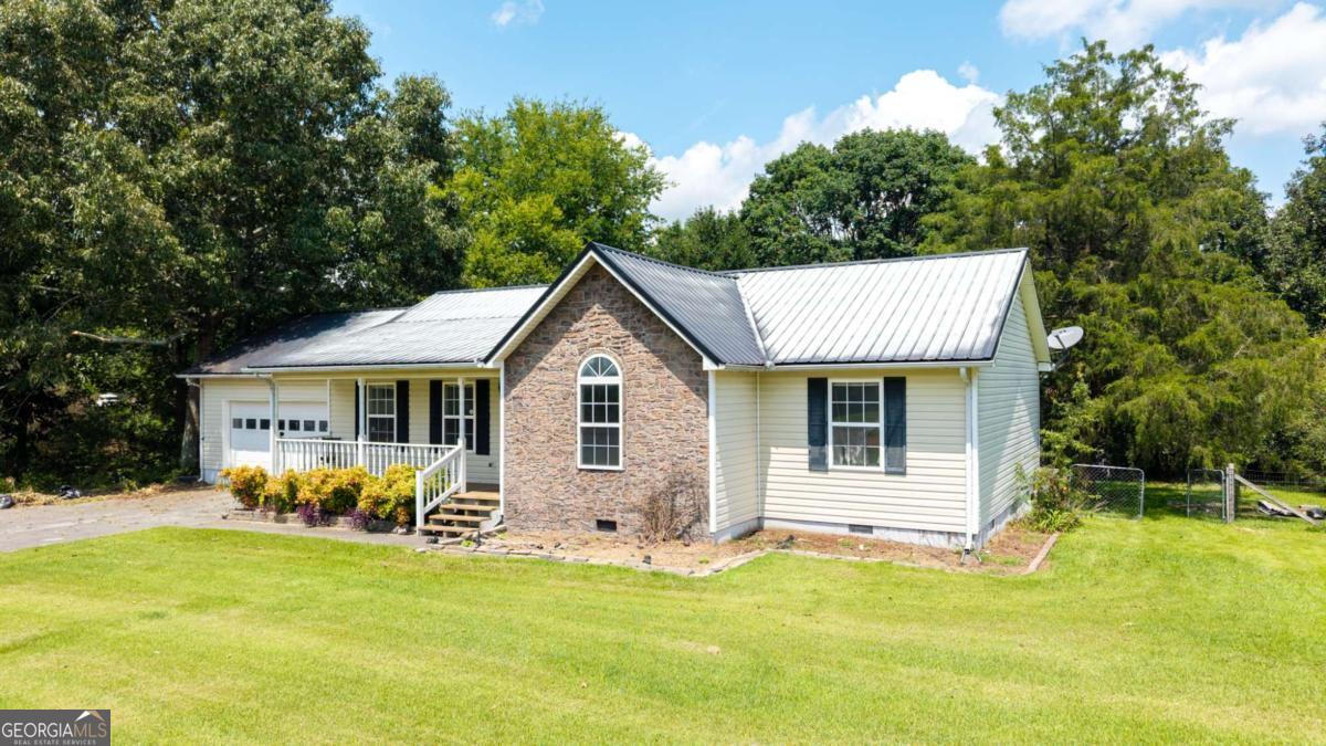 100 Walraven Way Se Property Photo 2
