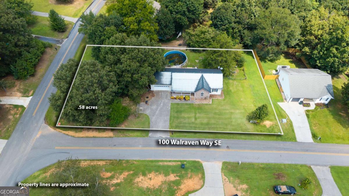 100 Walraven Way Se Property Photo 3