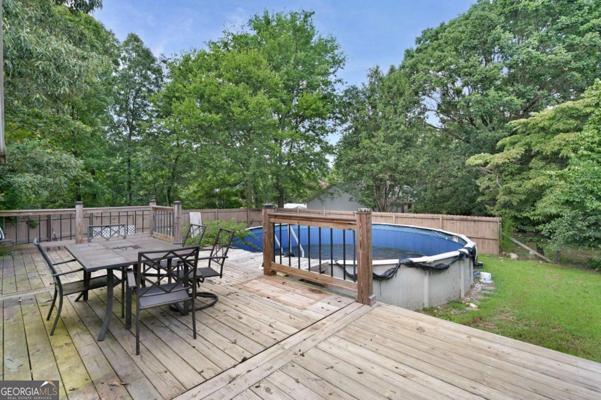 100 Walraven Way Se Property Photo 11