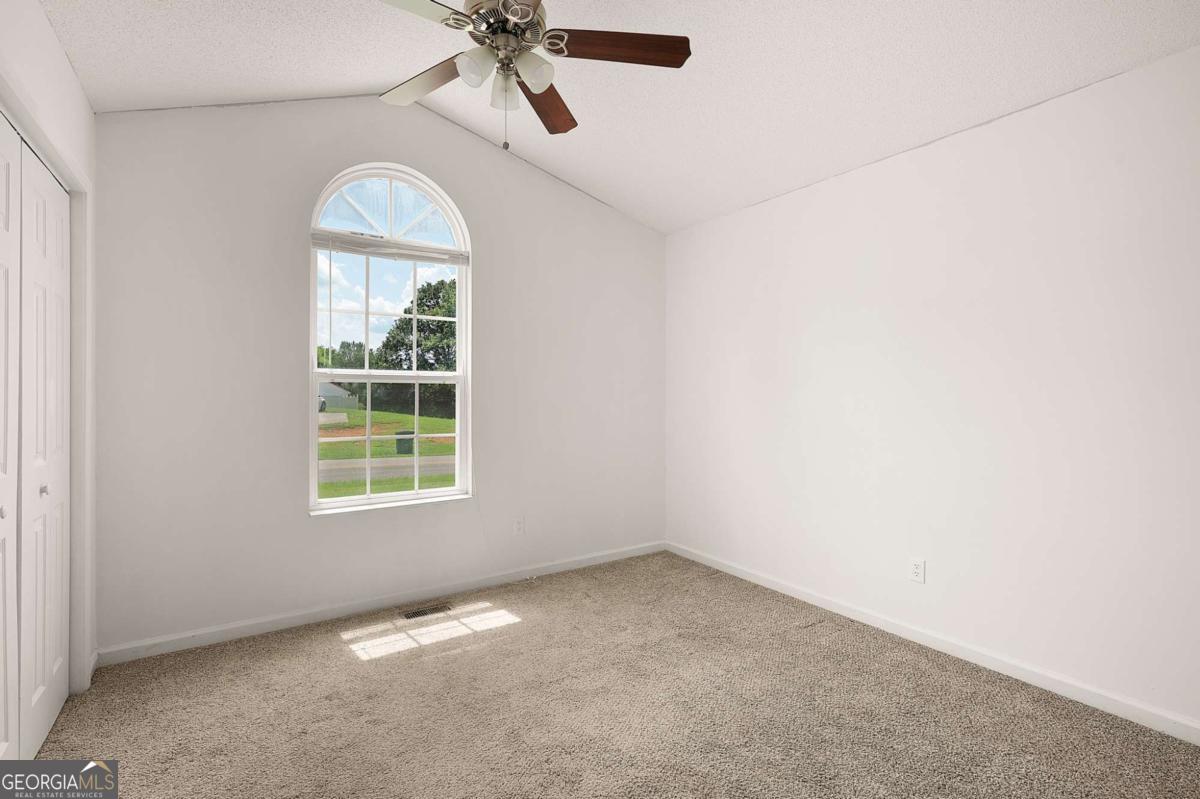 100 Walraven Way Se Property Photo 16
