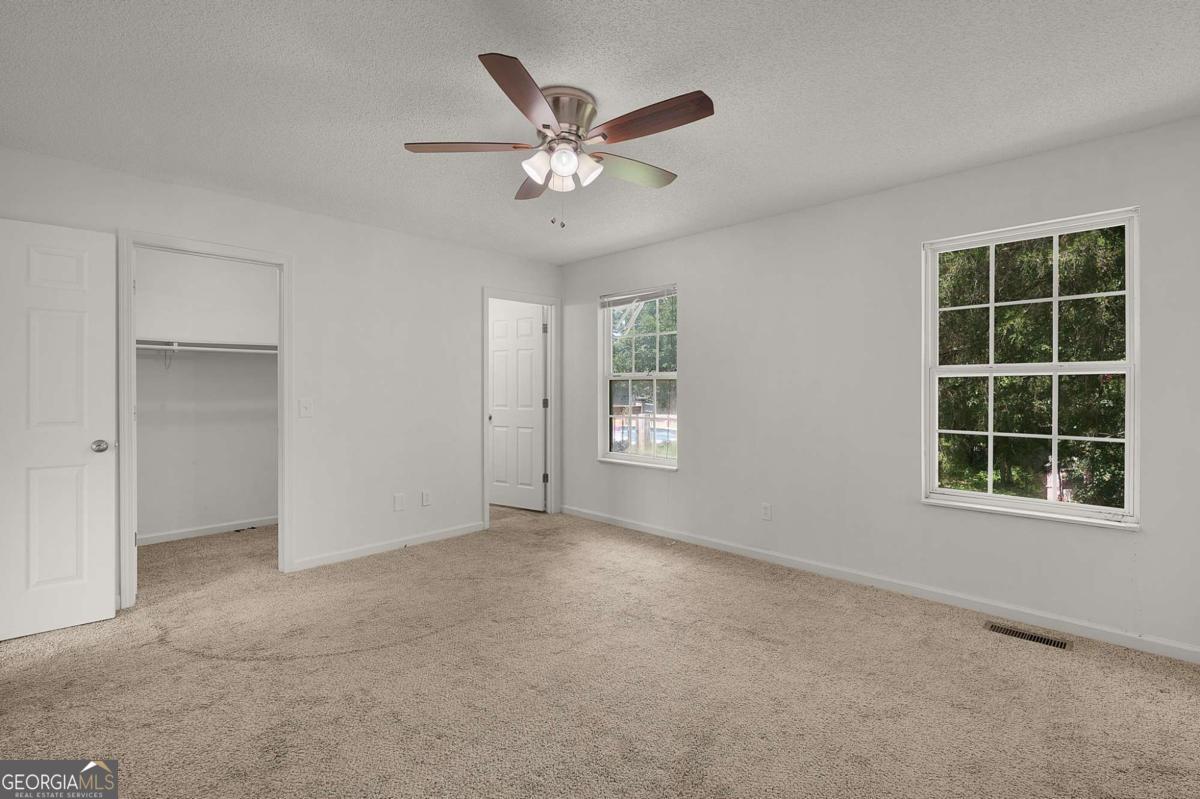 100 Walraven Way Se Property Photo 19