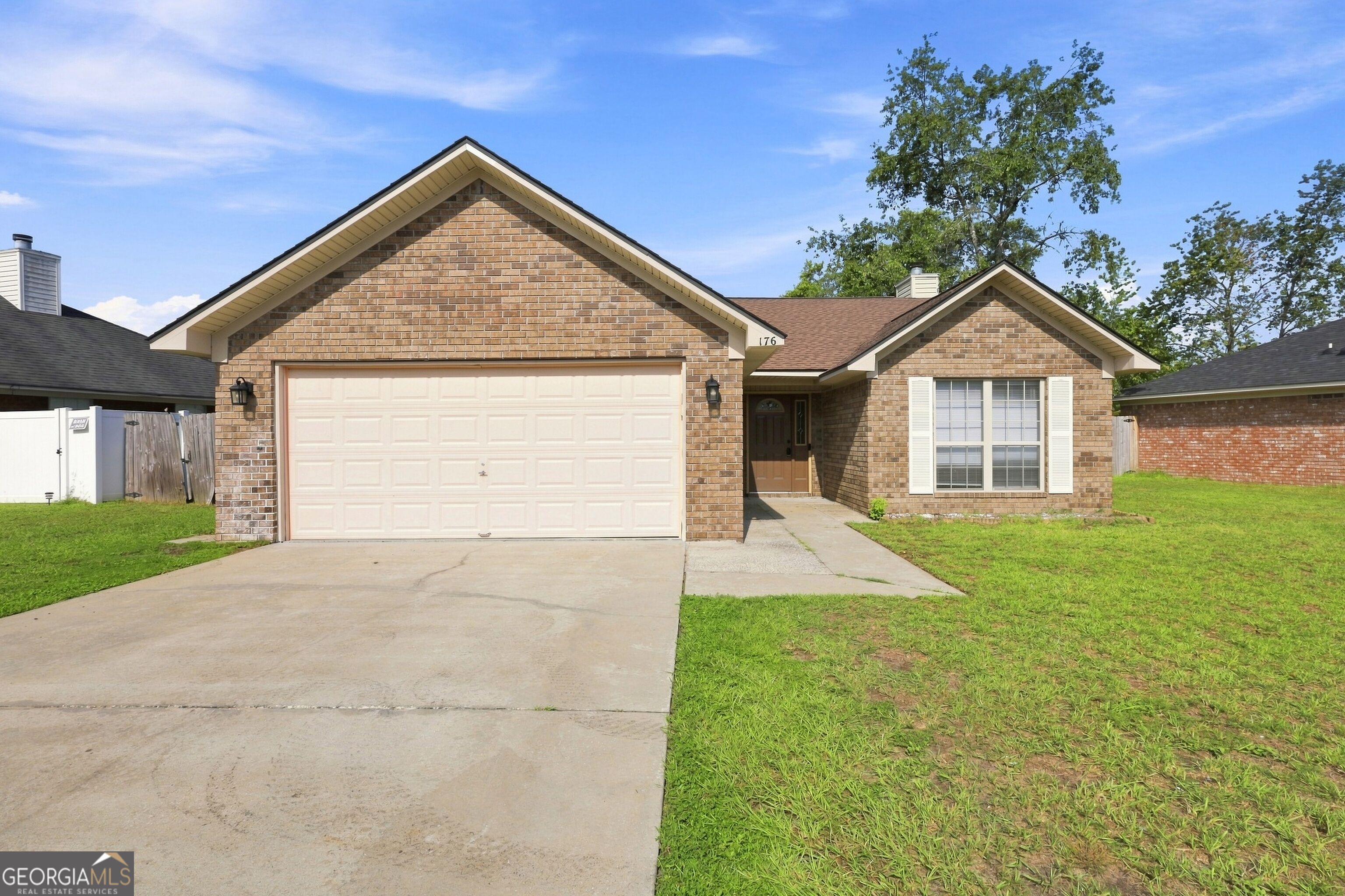 176 Wayfair Lane Property Photo 4