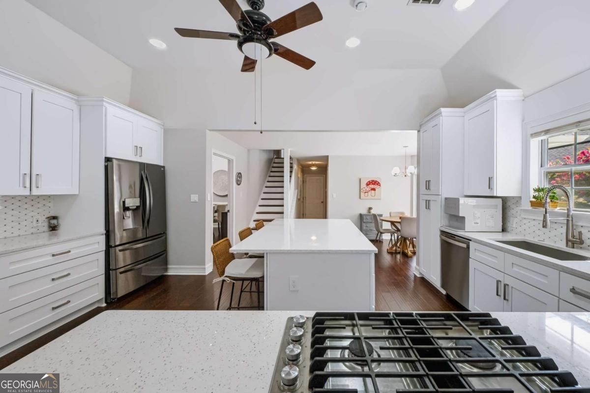 637 Glen Valley Way Property Photo 43