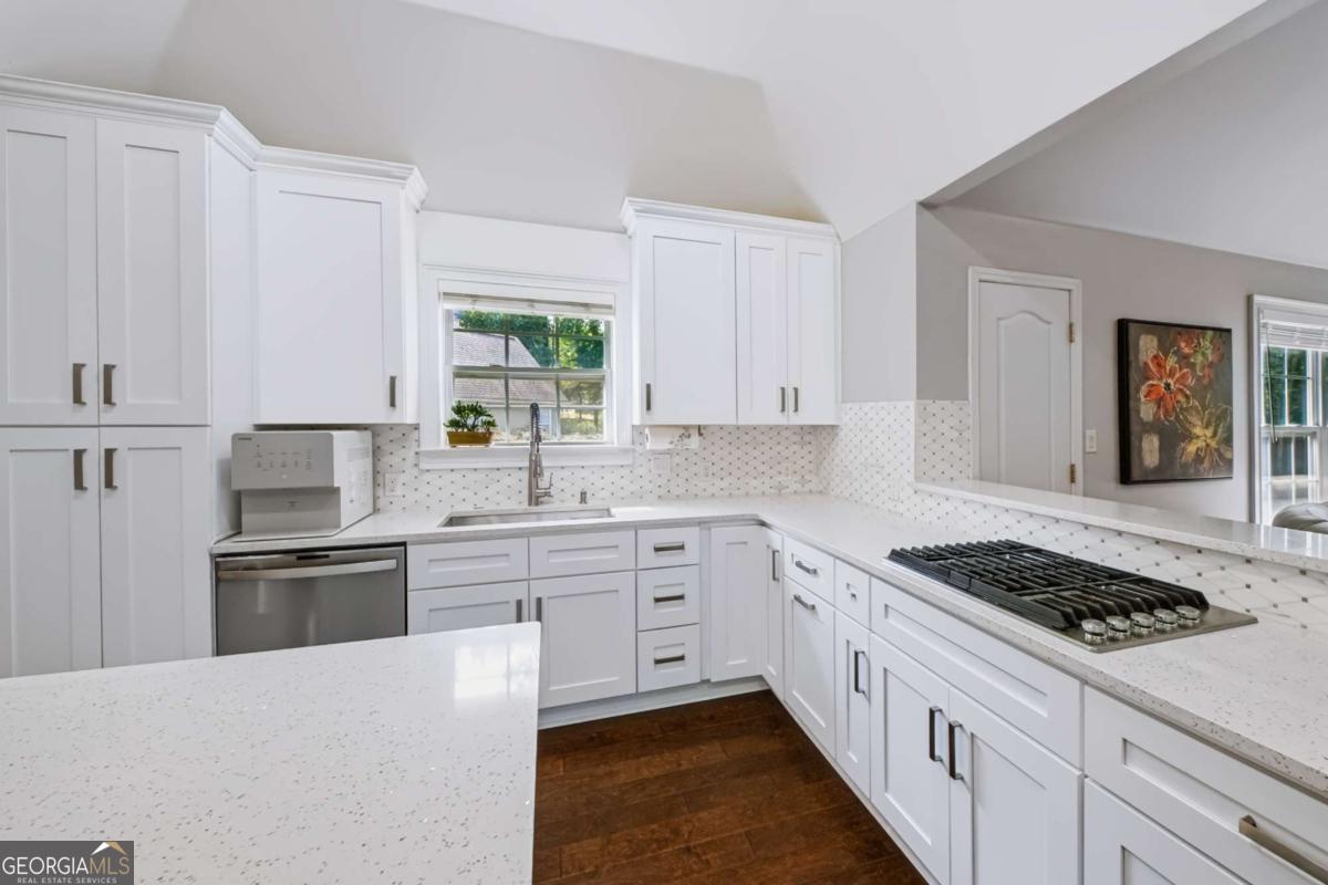 637 Glen Valley Way Property Photo 46
