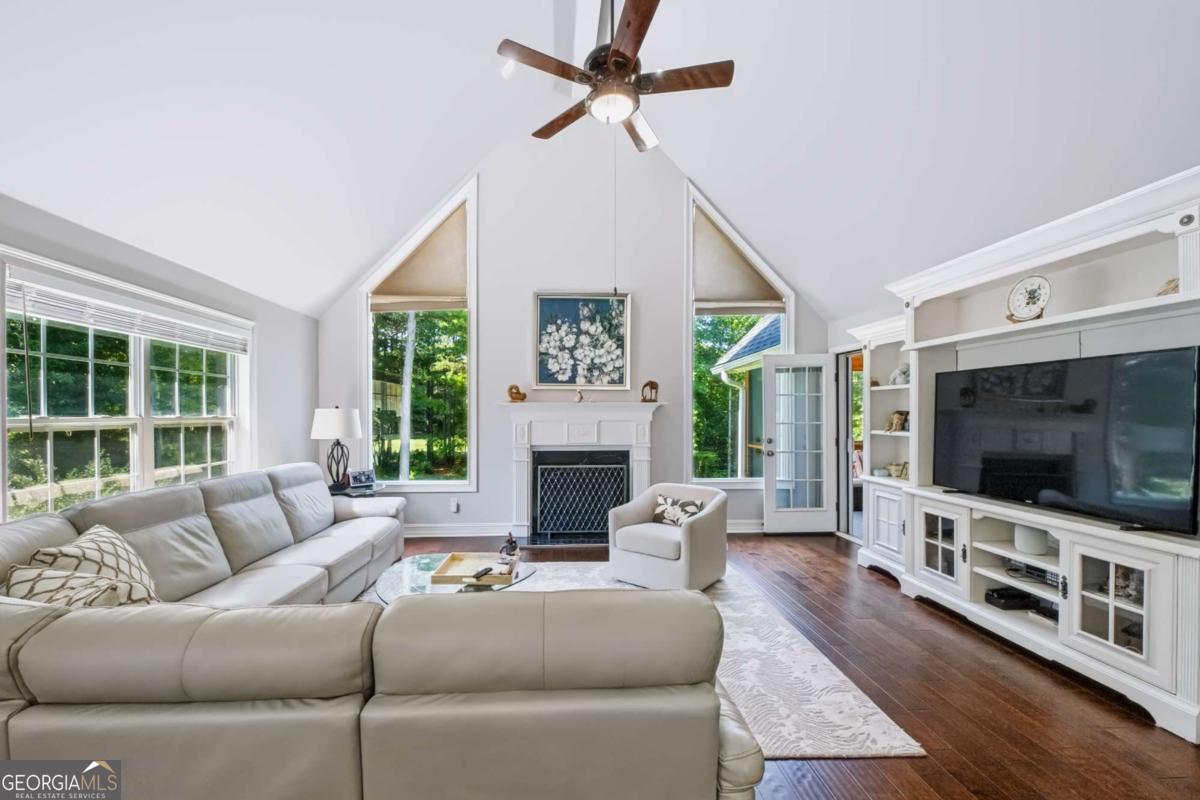637 Glen Valley Way Property Photo 49
