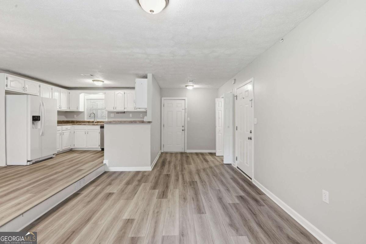 620 Smithstone Road Se Property Photo 4