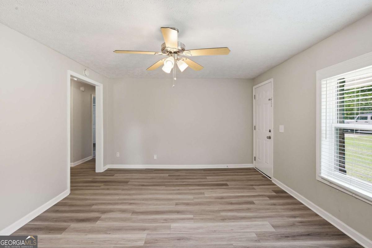620 Smithstone Road Se Property Photo 6