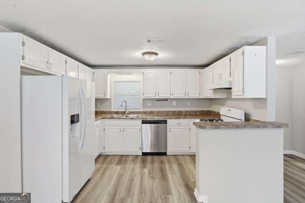 620 Smithstone Road Se Property Photo 10