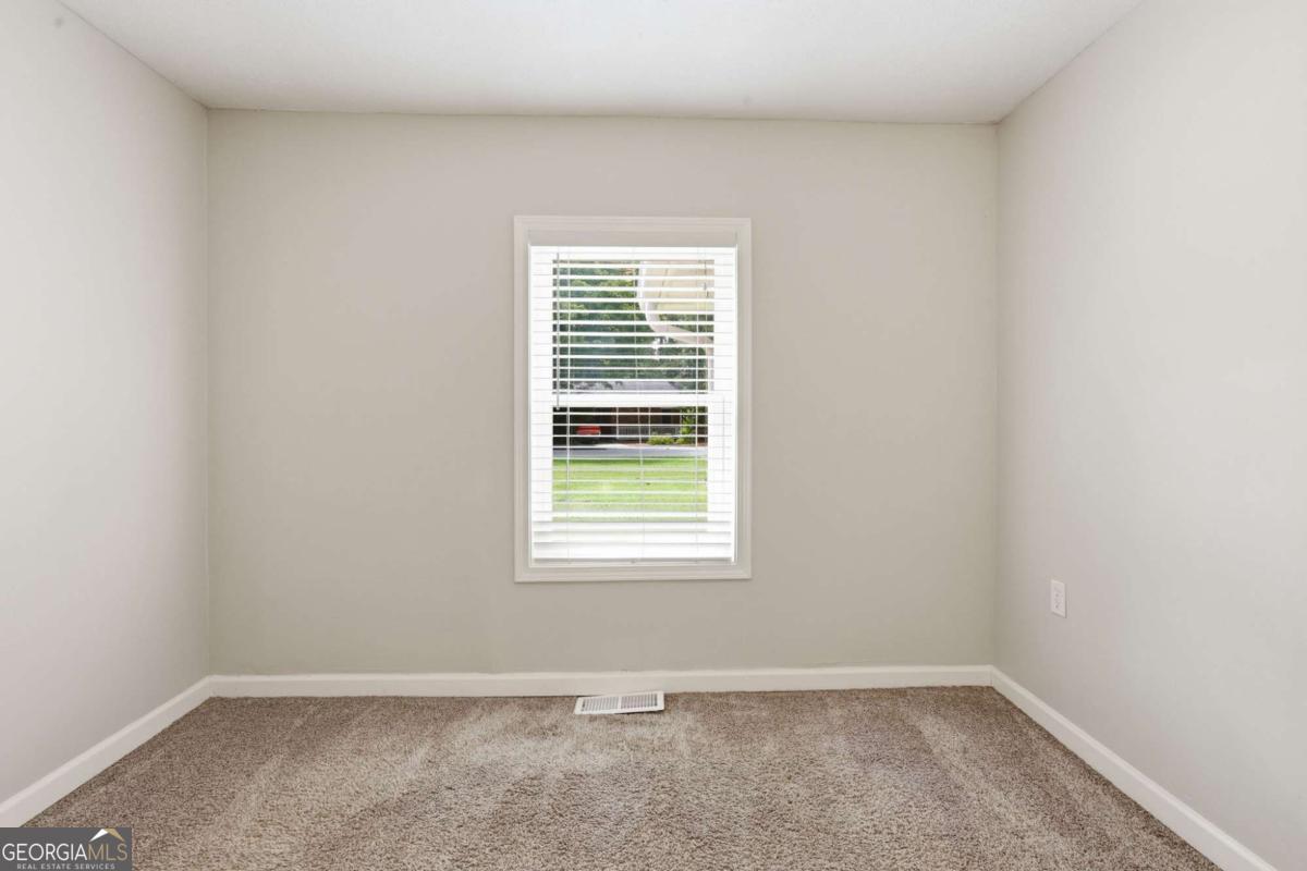 620 Smithstone Road Se Property Photo 13