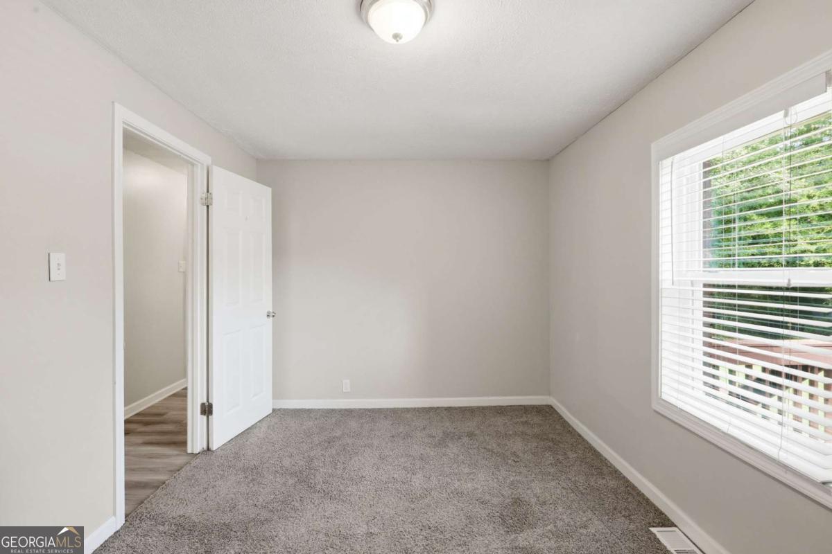 620 Smithstone Road Se Property Photo 17
