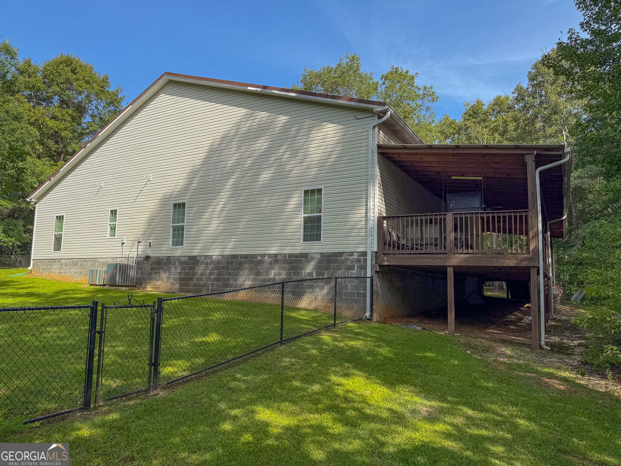 1709 Poplar Ridge Road Property Photo 12