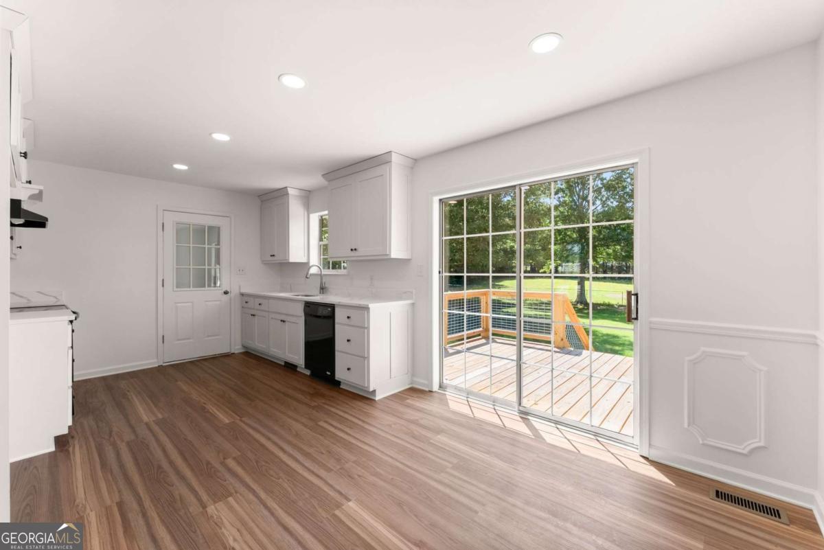 5820 Steve Black Road Property Photo 14