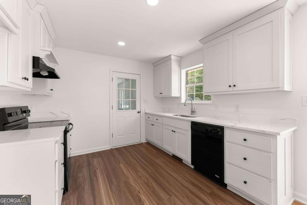5820 Steve Black Road Property Photo 16