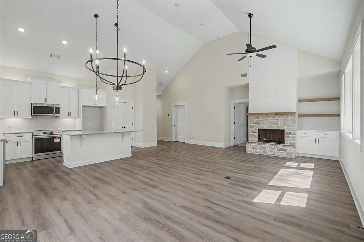 110 Doris Path Property Photo 6