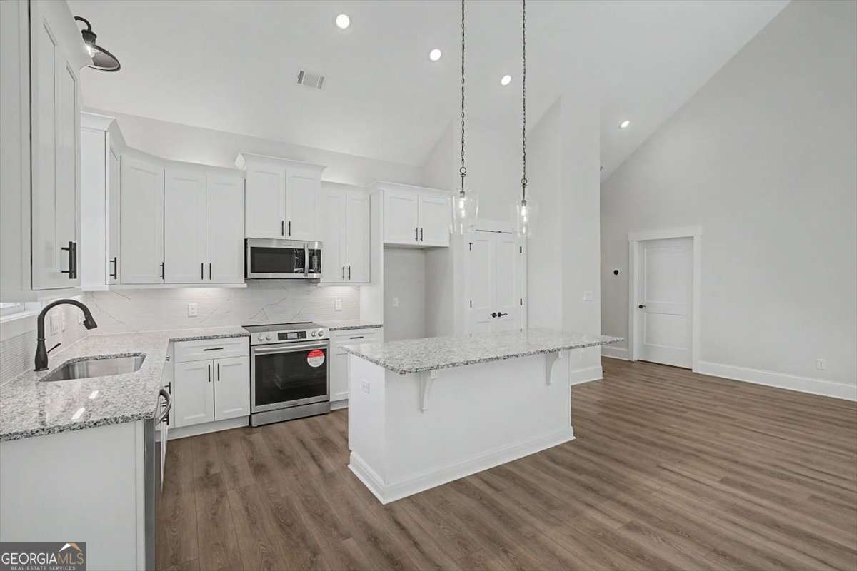 110 Doris Path Property Photo 12
