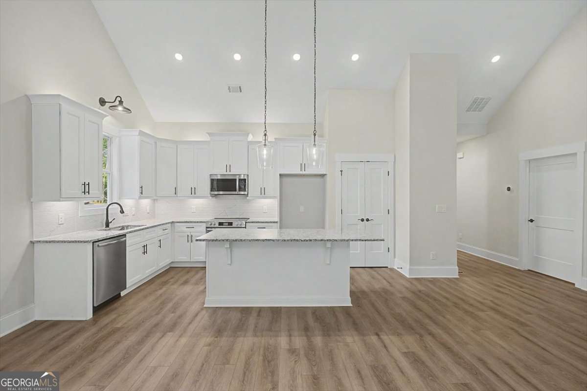 110 Doris Path Property Photo 13