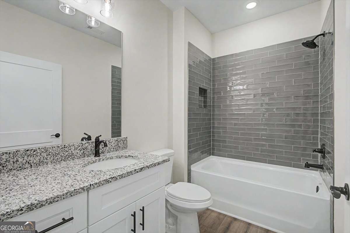 110 Doris Path Property Photo 32